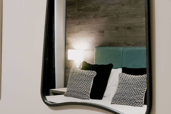 Room 81 of 164