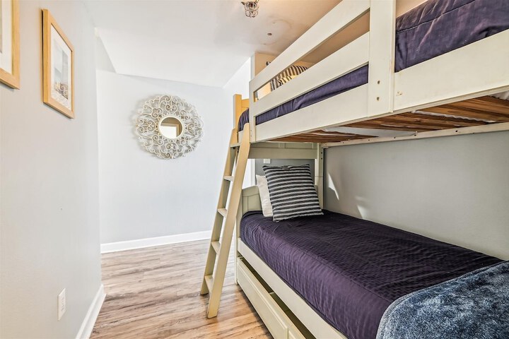 Room 3 of 47