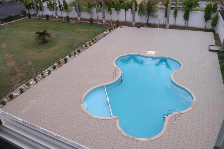 Pool 27 of 49