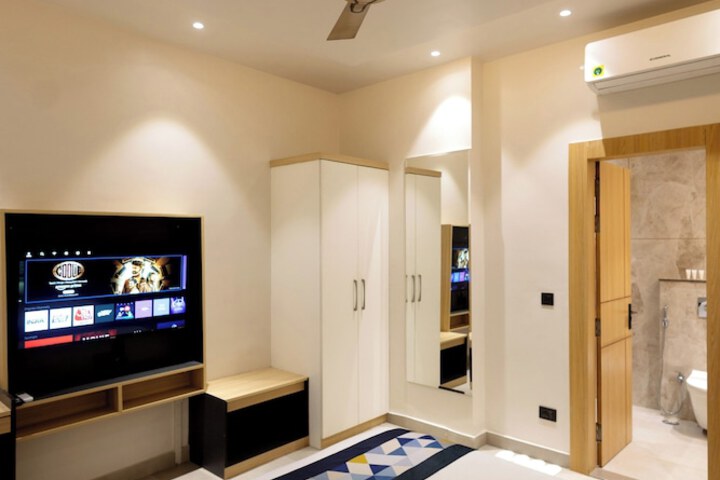 Room 14 of 48