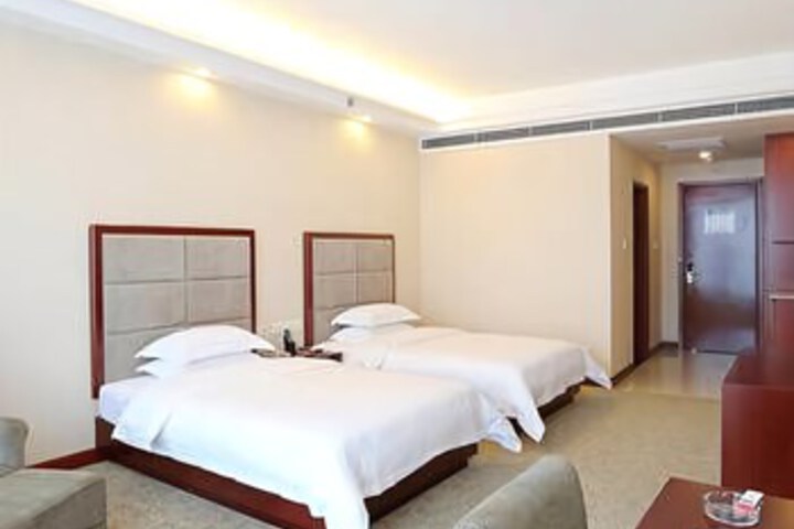 Room 3 of 6