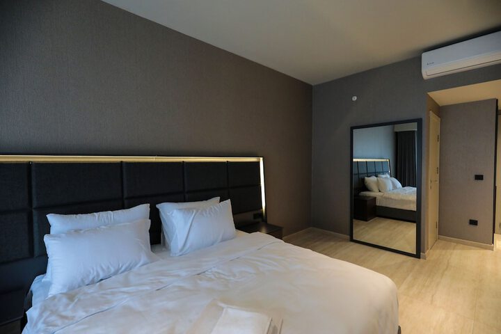 Room 7 of 42