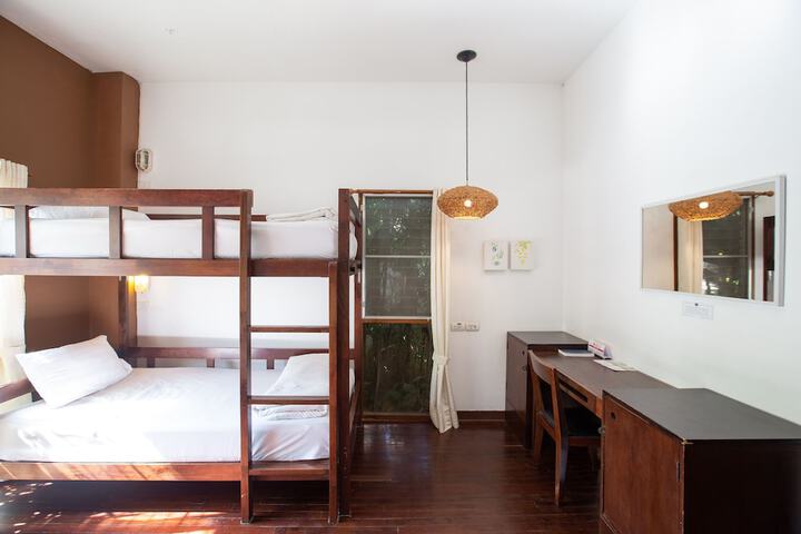 Room 13 of 89