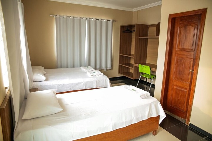 Room 8 of 27