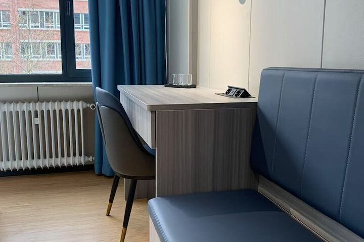 Room 30 of 36