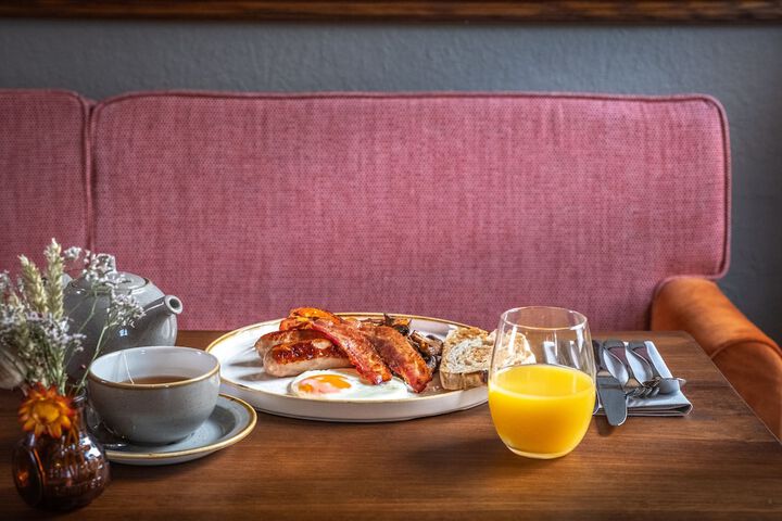 Breakfast/Coffee Service 48 of 52