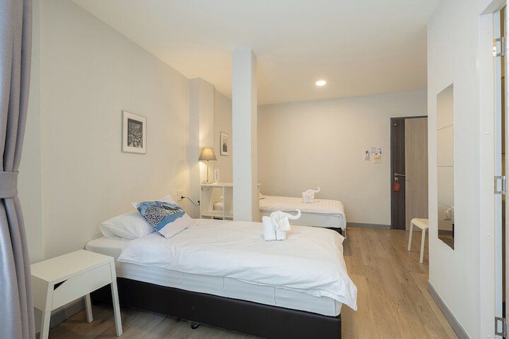 Room 93 of 216