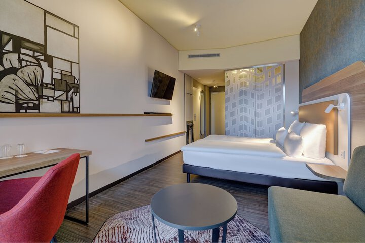 Room 17 of 164