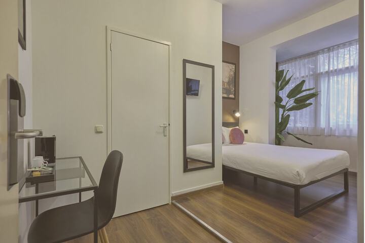 Room 40 of 110