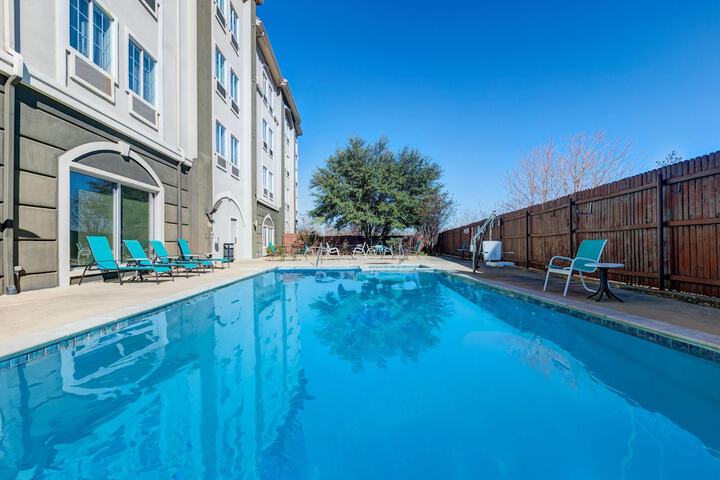 Hotel with Pool