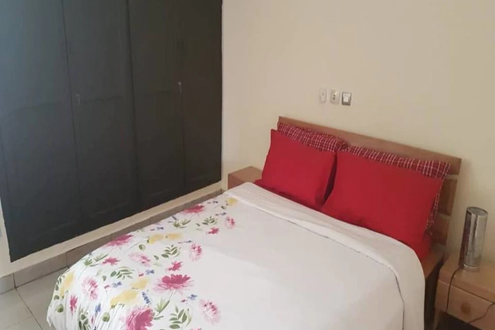 Room 5 of 6