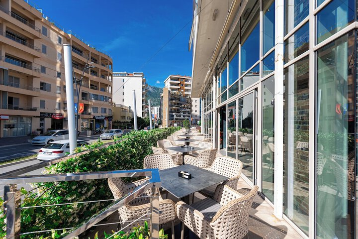 Terrace/Patio 73 of 76