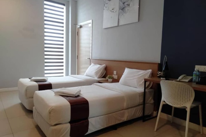 Room 35 of 63