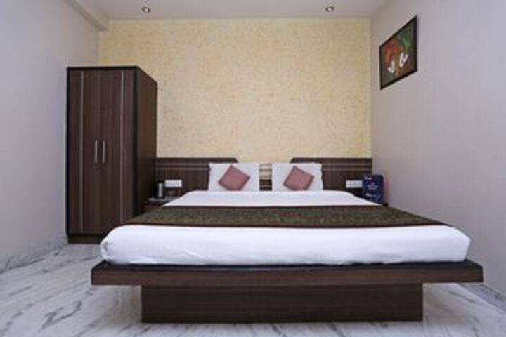 Room 10 of 21