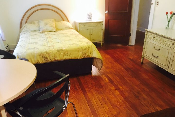 Room 24 of 246