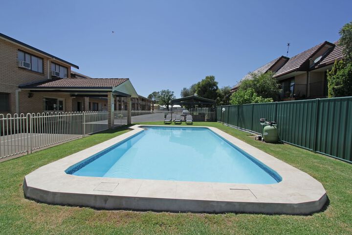 Hotel Pool