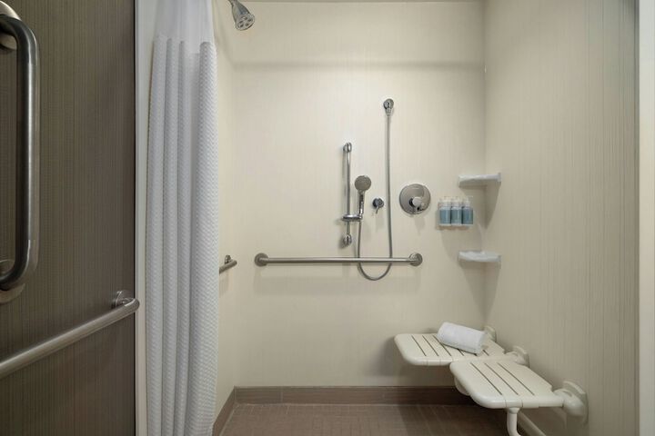 Room 13 of 44