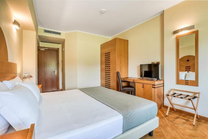 Room 20 of 54