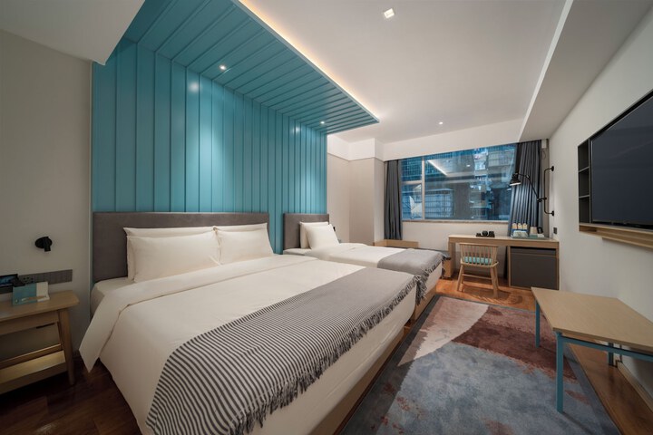 Room 30 of 60