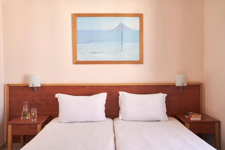 Room 7 of 17