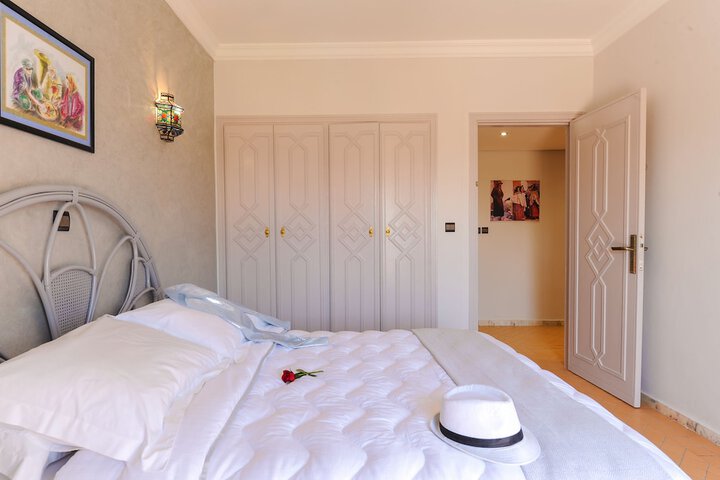 Room 9 of 43