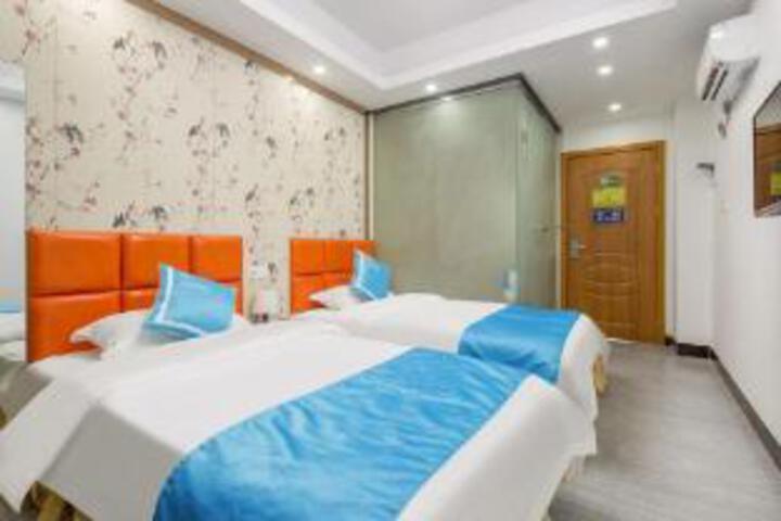 Room 7 of 7