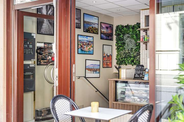 Cafe