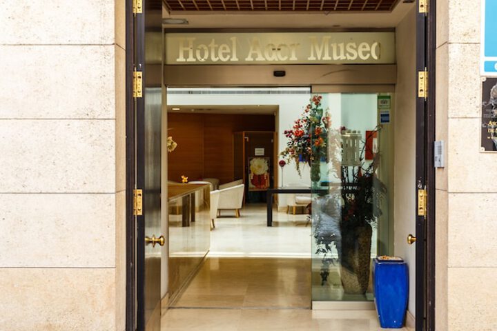 Hotel 5 of 70