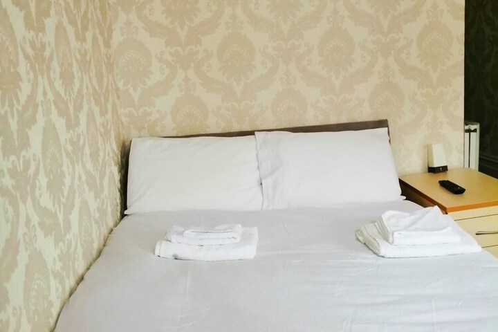 Room 9 of 49