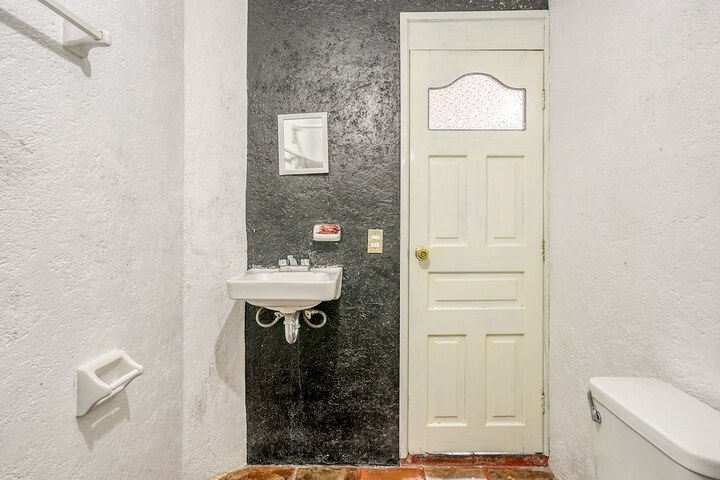 Room 49 of 65
