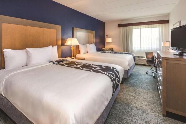 Queen Bed Accessible (6 of 9)