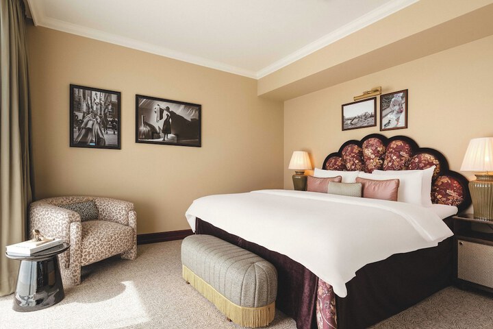 Room 13 of 62