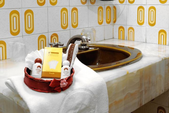 Bathroom Interior Photo