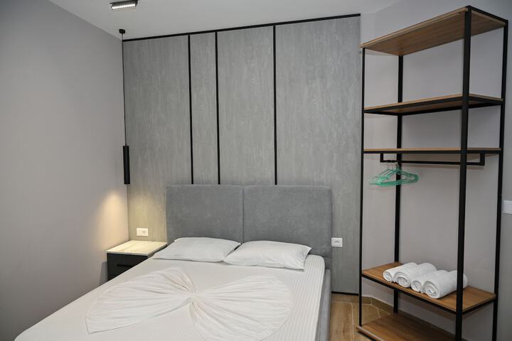 Room 10 of 34