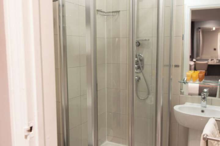 Room 15 of 120