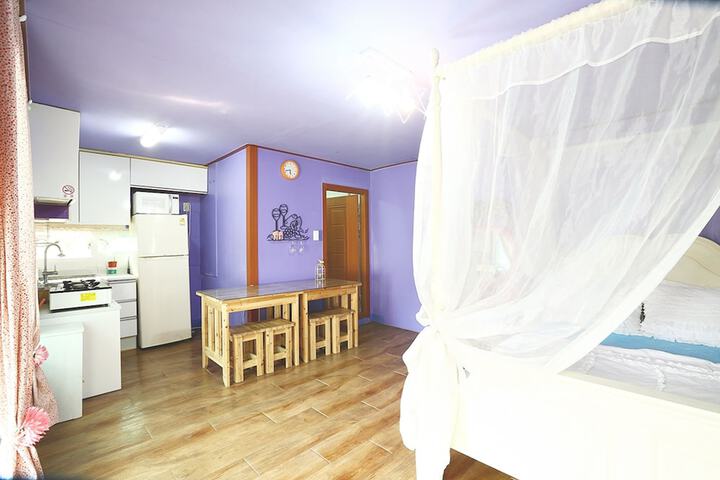 Room 18 of 111