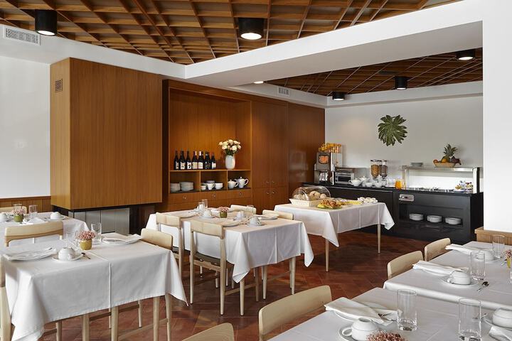 Dining 59 of 74