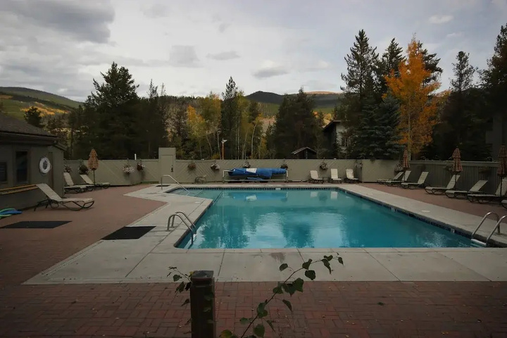 Pool 9 of 16