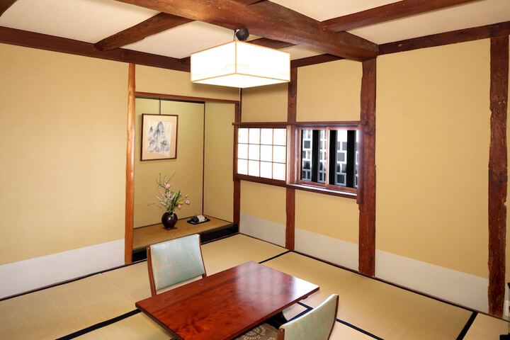 Room 8 of 71