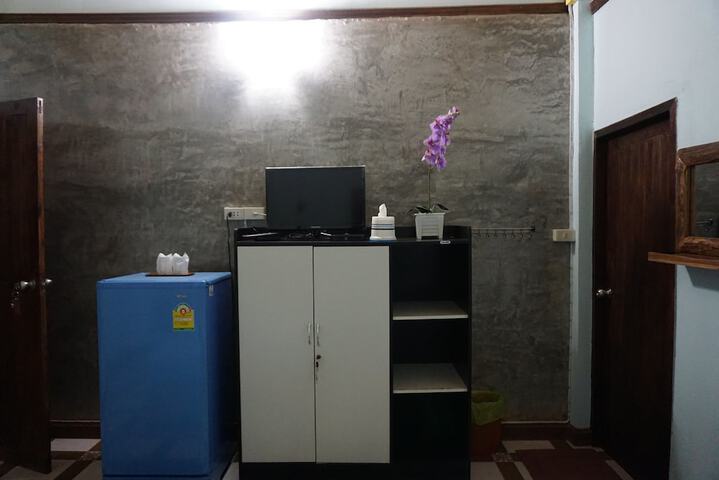 Room 34 of 62