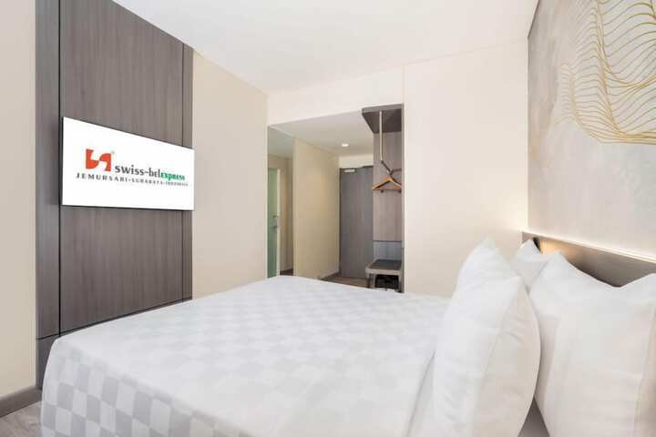 Room 9 of 43