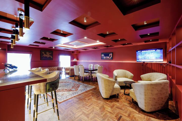 Lounge 115 of 153