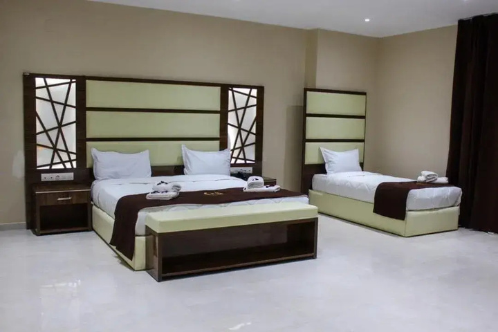 Room 3 of 7