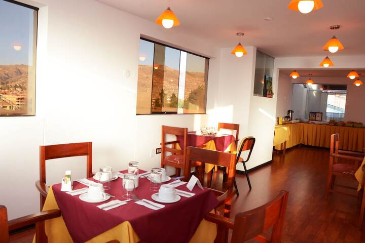 Breakfast area