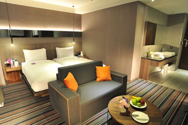 Room 25 of 108