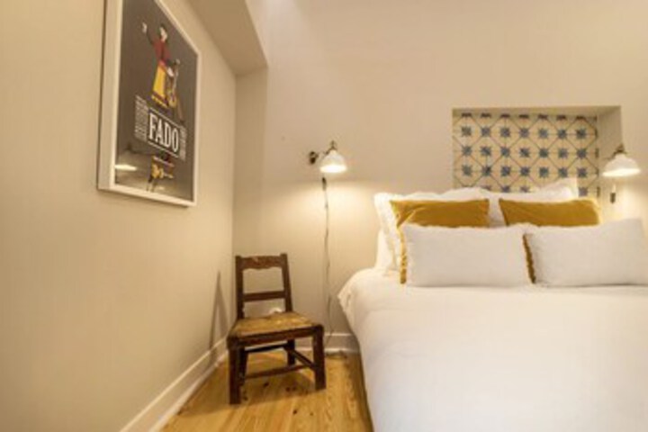 Room 18 of 23