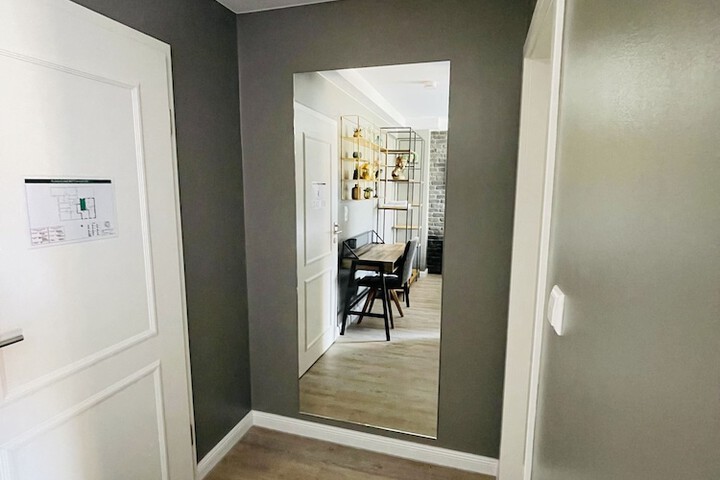 Room 32 of 63