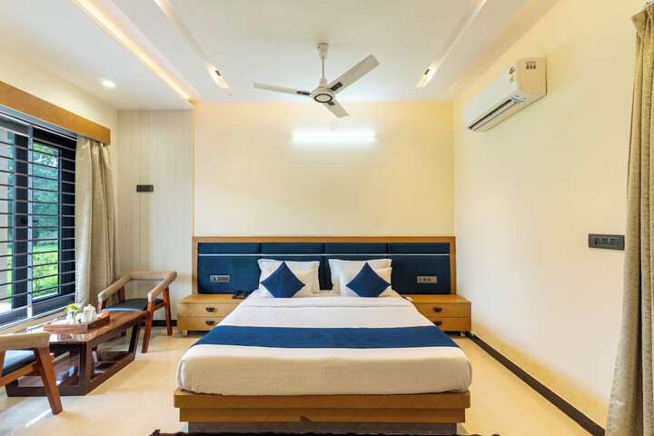 Room 12 of 26