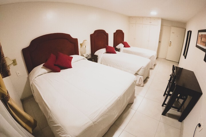 Room 12 of 65