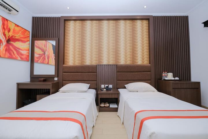 Room 18 of 74